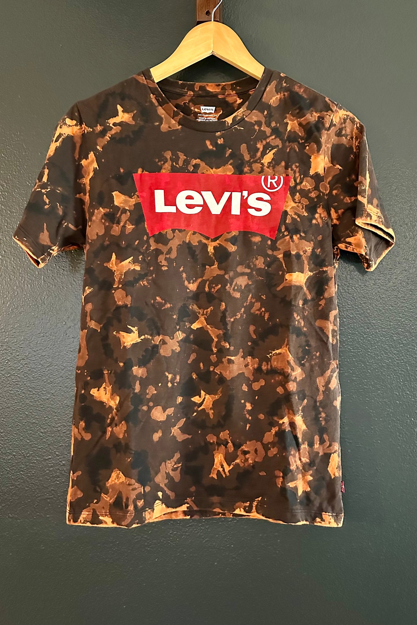 Mens XS / Womens S/M Levis Logo Classic T-Shirt